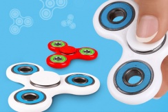 Игрушка-вертушка Handspinner* всего 150 рублей в магазинах «ИгроЛенд»