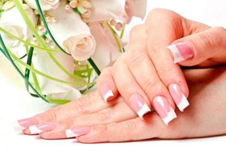 Наращивание, коррекция ногтей или покрытие Shellac со скидкой 50% в специализированном салоне «Волшебный ноготок»