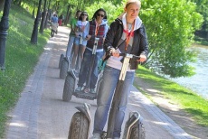 Новинка развлечений со скидкой 50%! Покатушки на самокате Segway в парке «Быханов cад»!