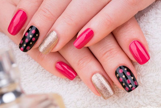 Маникюр, педикюр, укрепление и покрытие ногтей Shellac в студии красоты на площади Победы